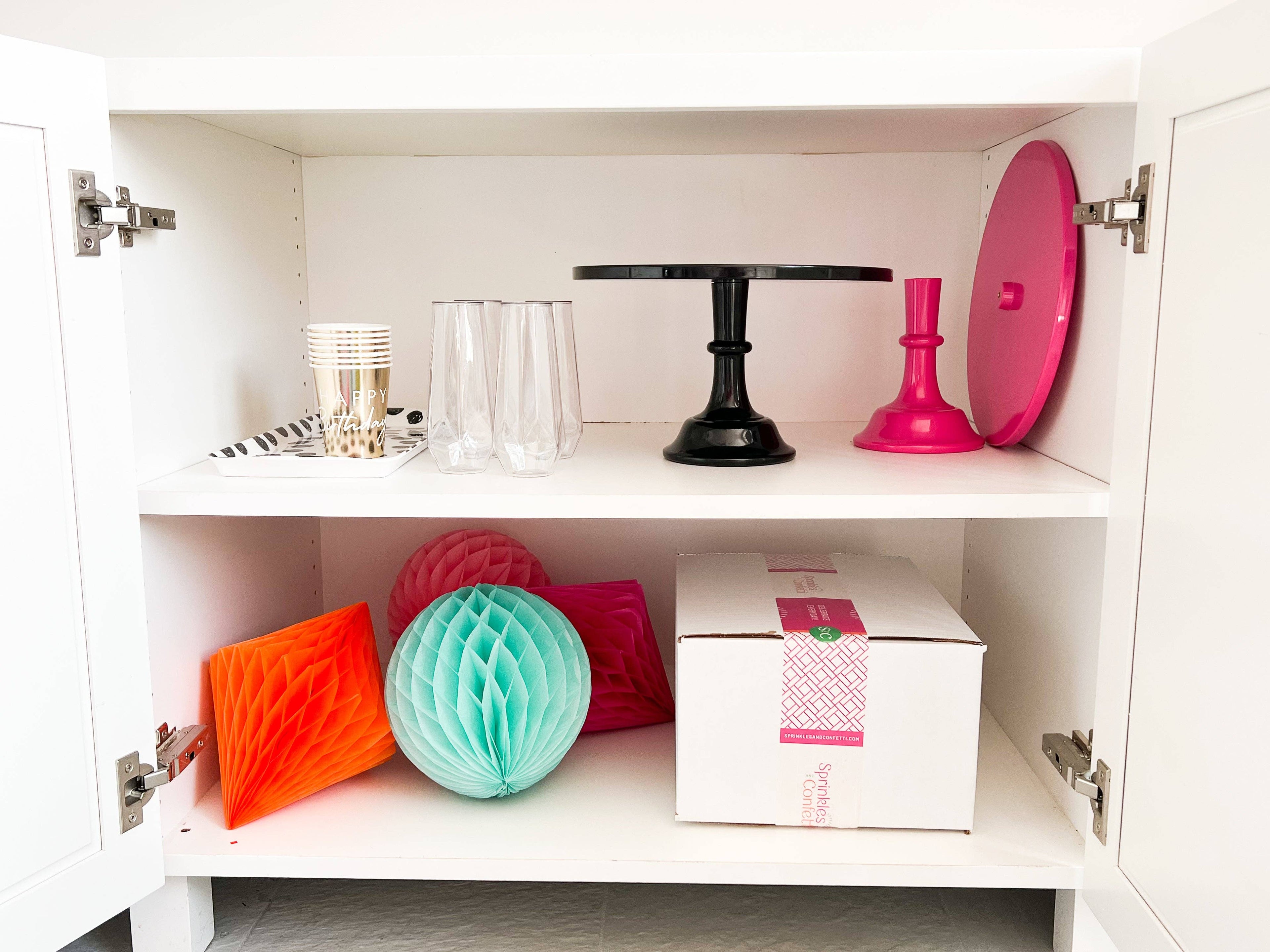 Sprinkles & Confetti Party Supplies - Hot Pink Melamine Cake Stand | Cupcake Stand