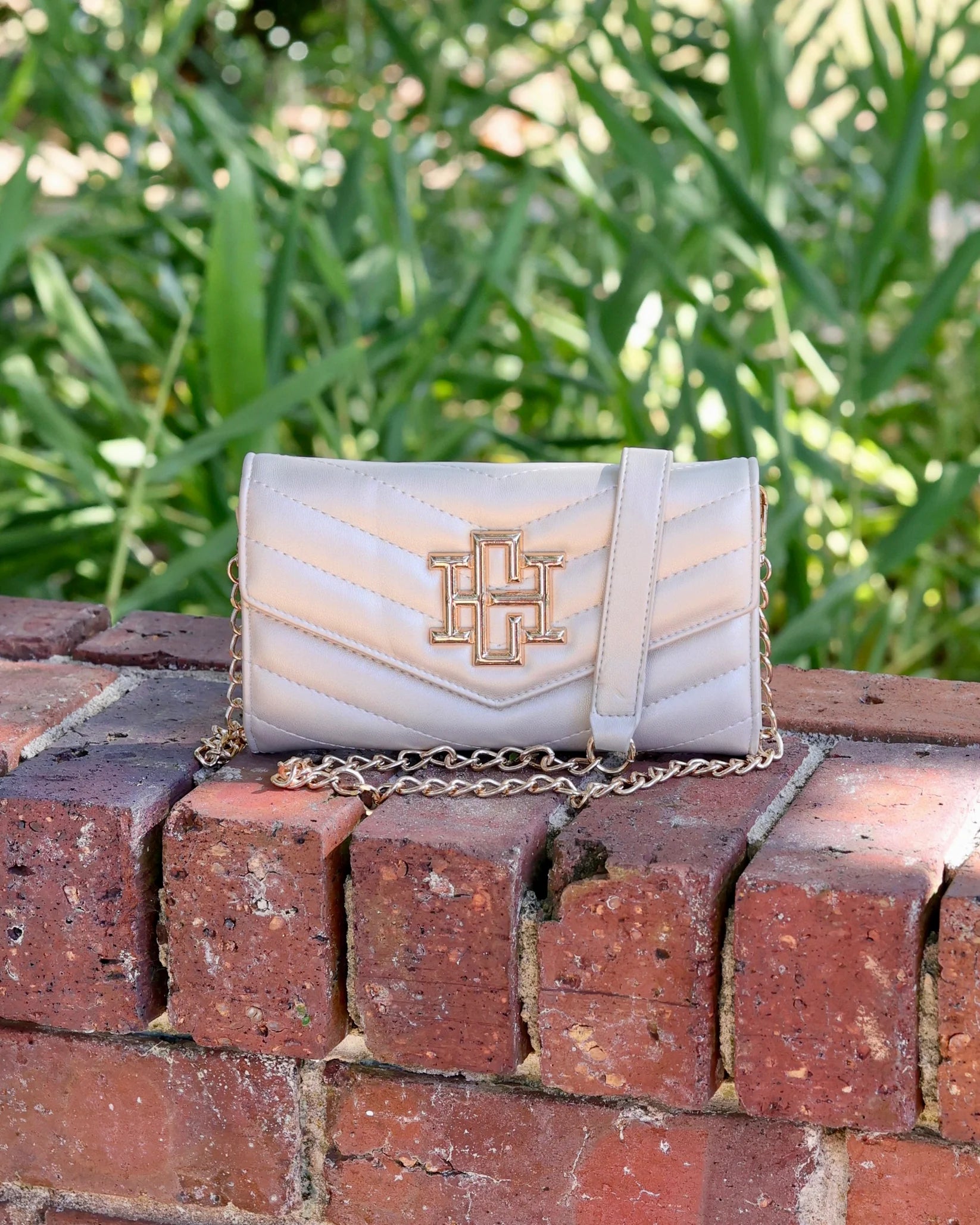 Caroline Hill - Carlington Clutch/Crossbody Pearl VQ