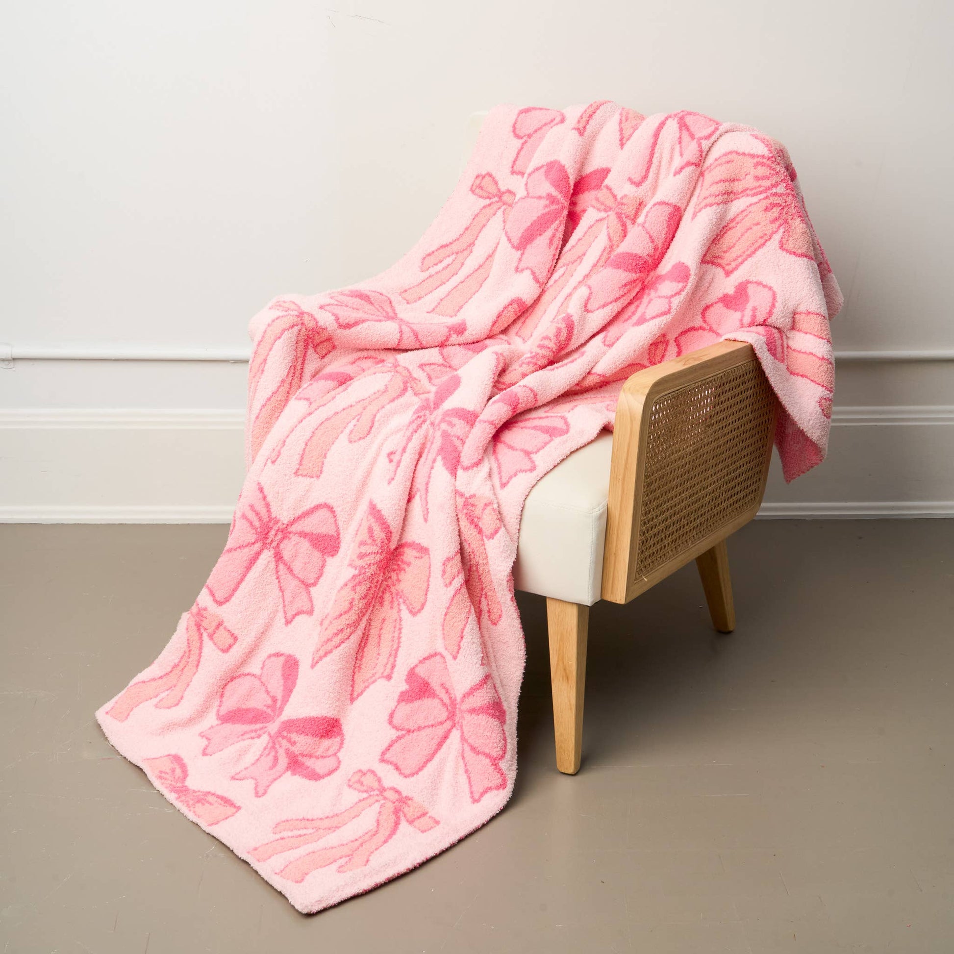 The Darling Effect - Cozy Dreams Luxe Blanket-Blushing Bows Pink