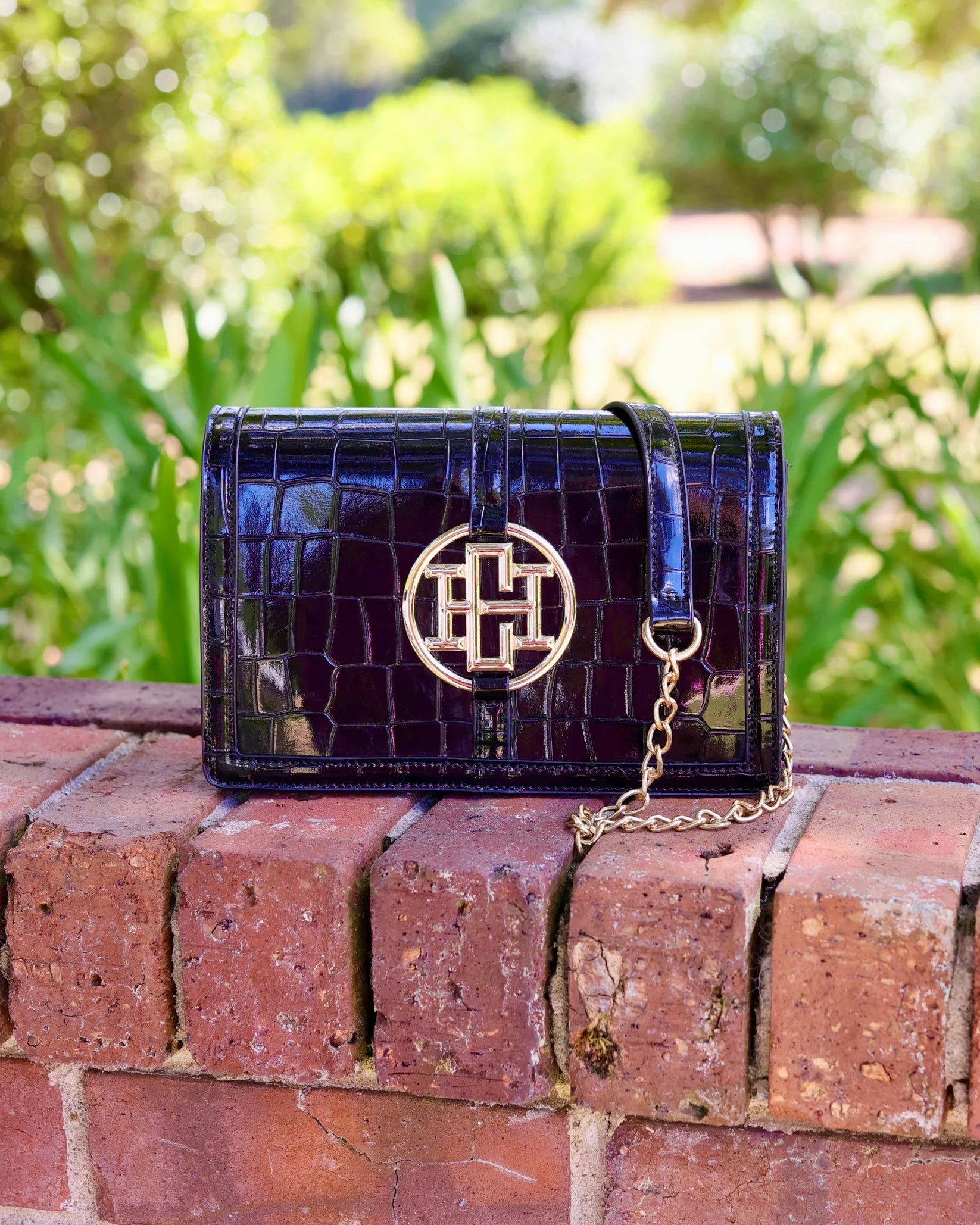 Caroline Hill - Cecilia Circle Logo Handbag Black Patent EC