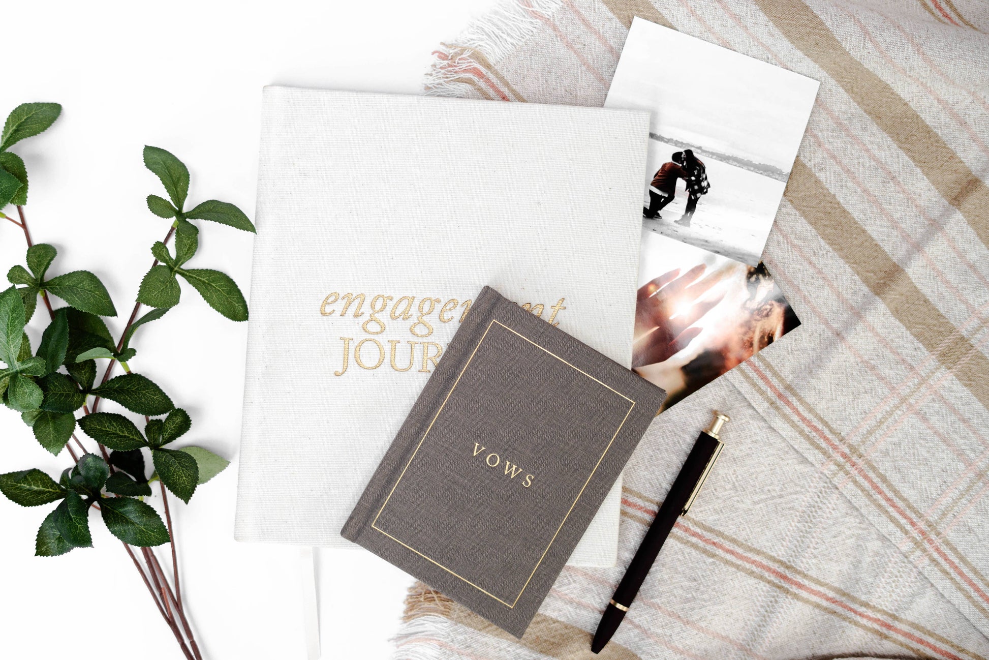 Duncan & Stone Paper Co. - Wedding Vow Books - Wedding Keepsake Book w/Gold Foil Linen: Off-White